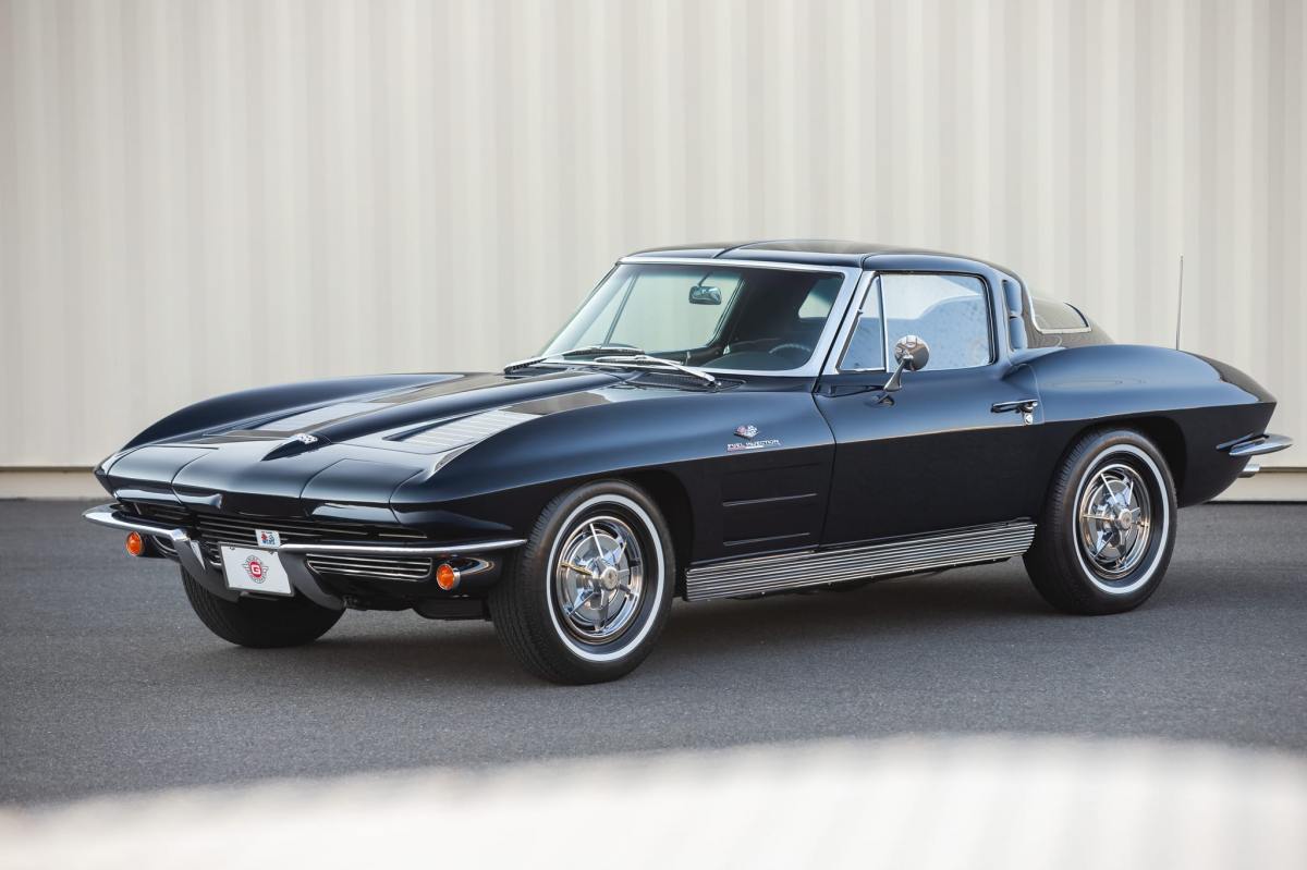 Fuel-Injected 1963 Chevrolet Corvette Split-Window Coupe 4-Speed — exterior front three-quarter view