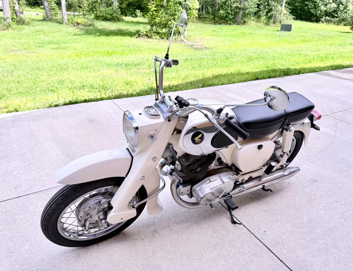 1963 Honda CA77 Dream