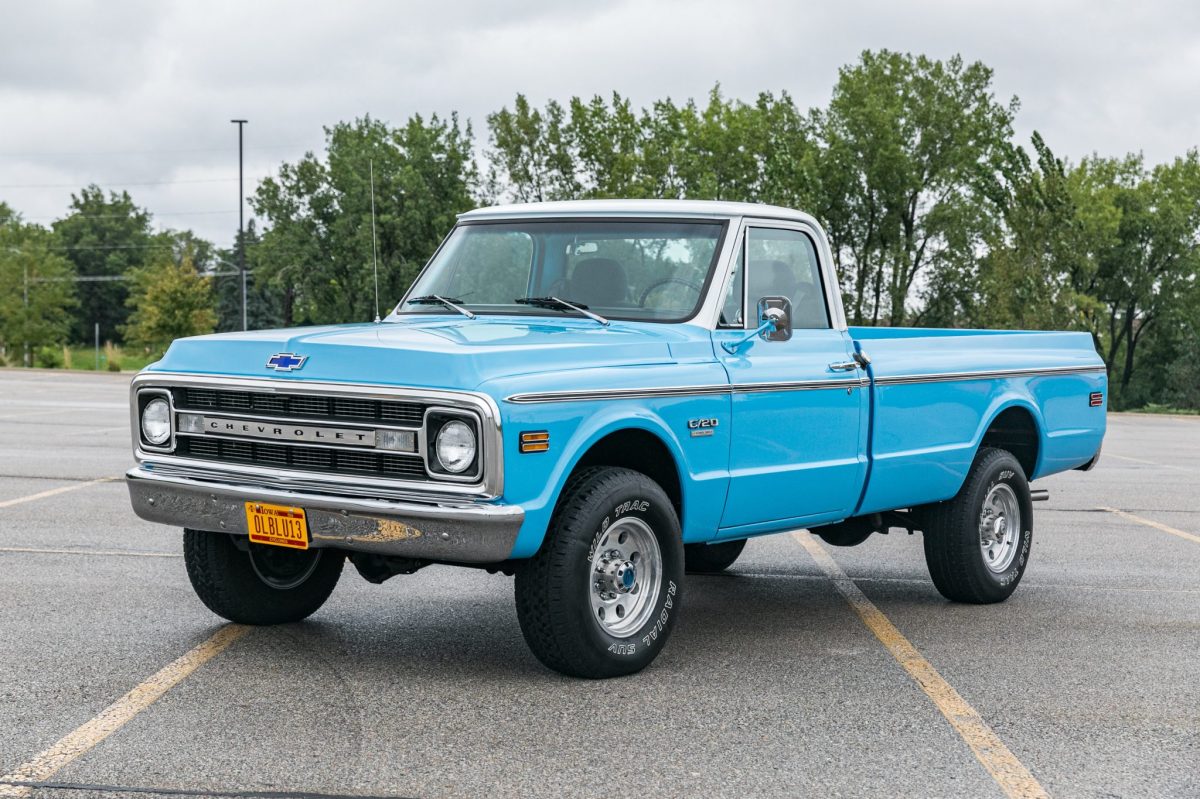 Single-Family-Owned 1969 Chevrolet K20 Pickup 4×4 4-Speed — exterior front three-quarter view