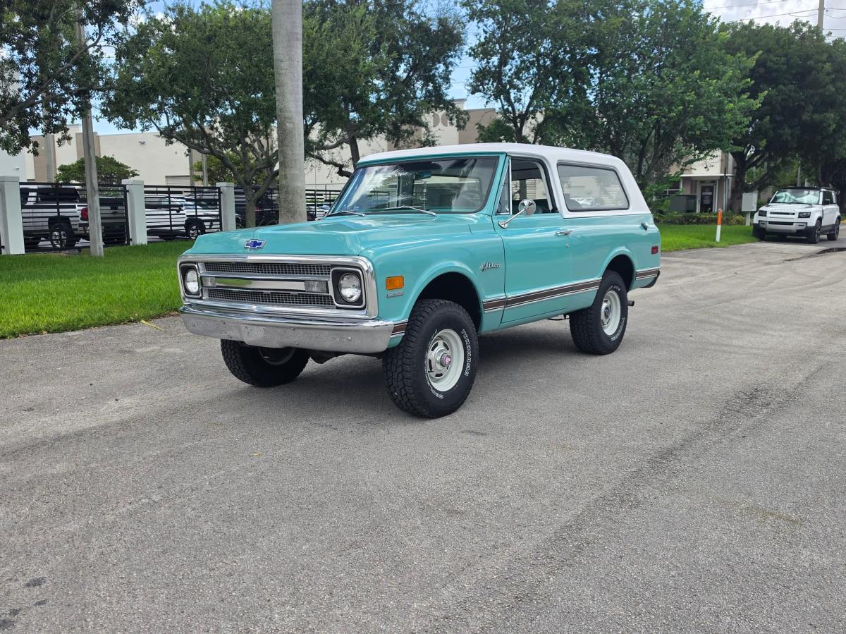 1969 Chevrolet K5 Blazer 4×4 3-Speed — exterior front three-quarter view