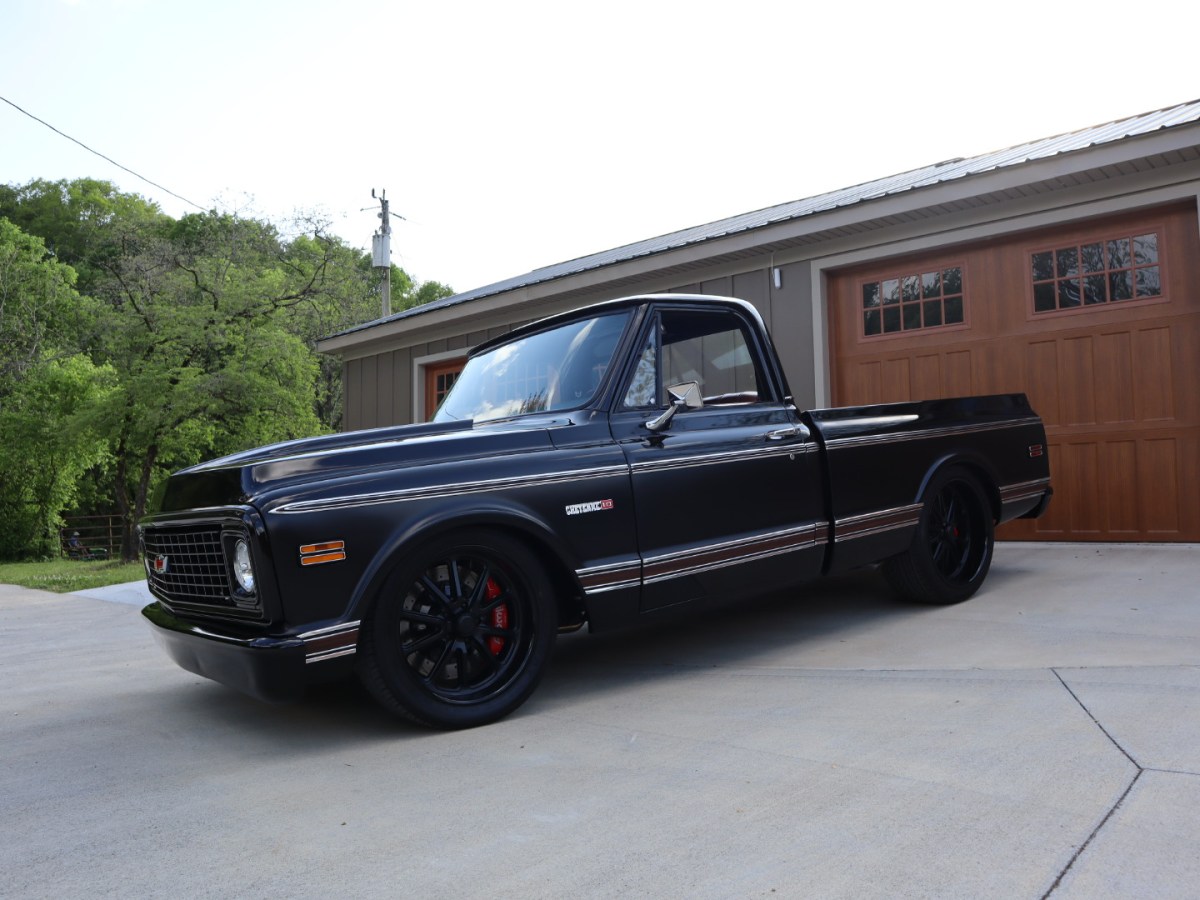 Supercharged 408-Powered 1972 Chevrolet C10 Cheyenne Pickup — exterior front three-quarter view
