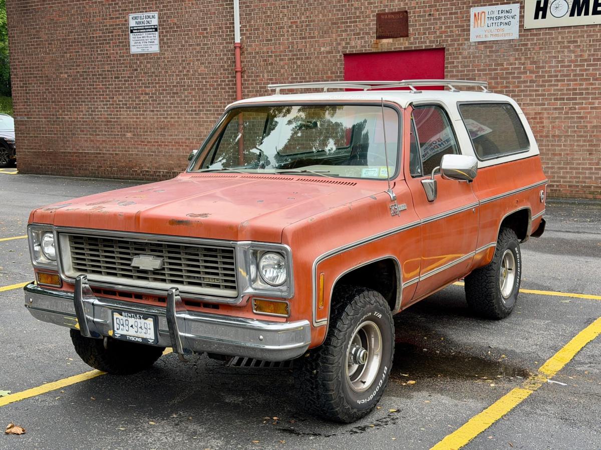 1973 Chevrolet K5 Blazer Cheyenne 4×4 — exterior front three-quarter view