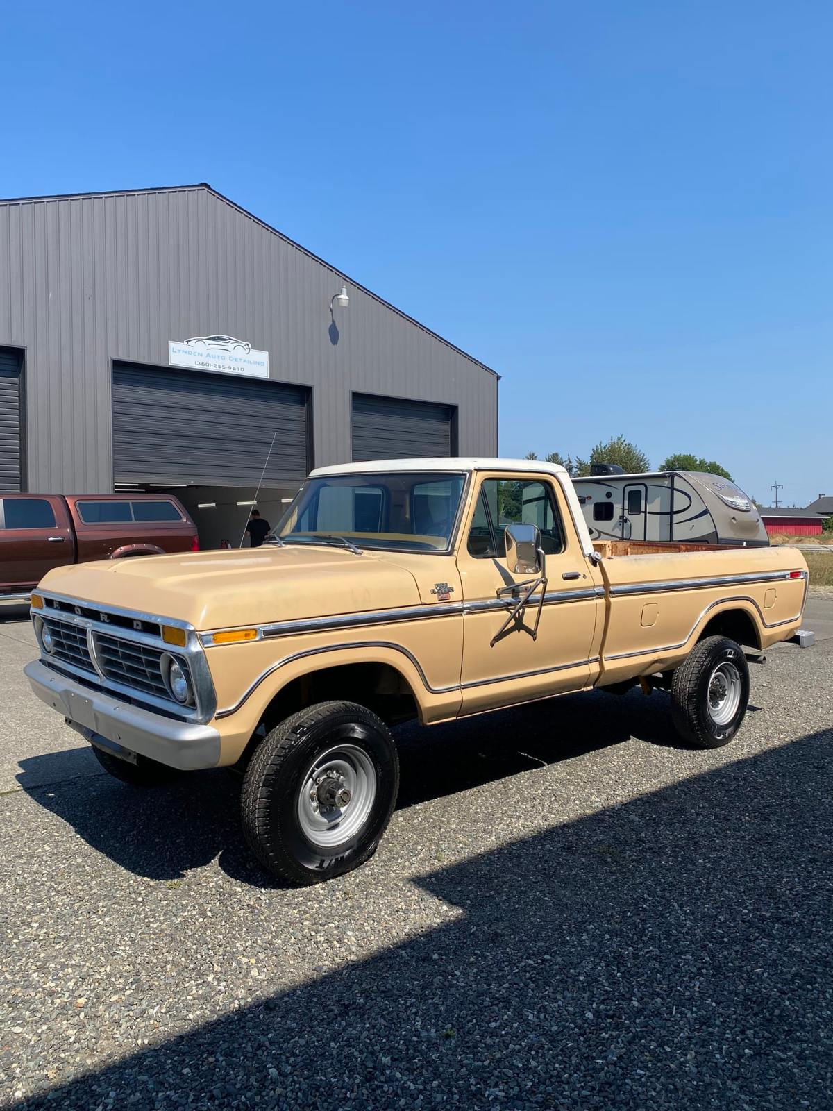 1974 Ford F-250 4×4 4-Speed — exterior front three-quarter view