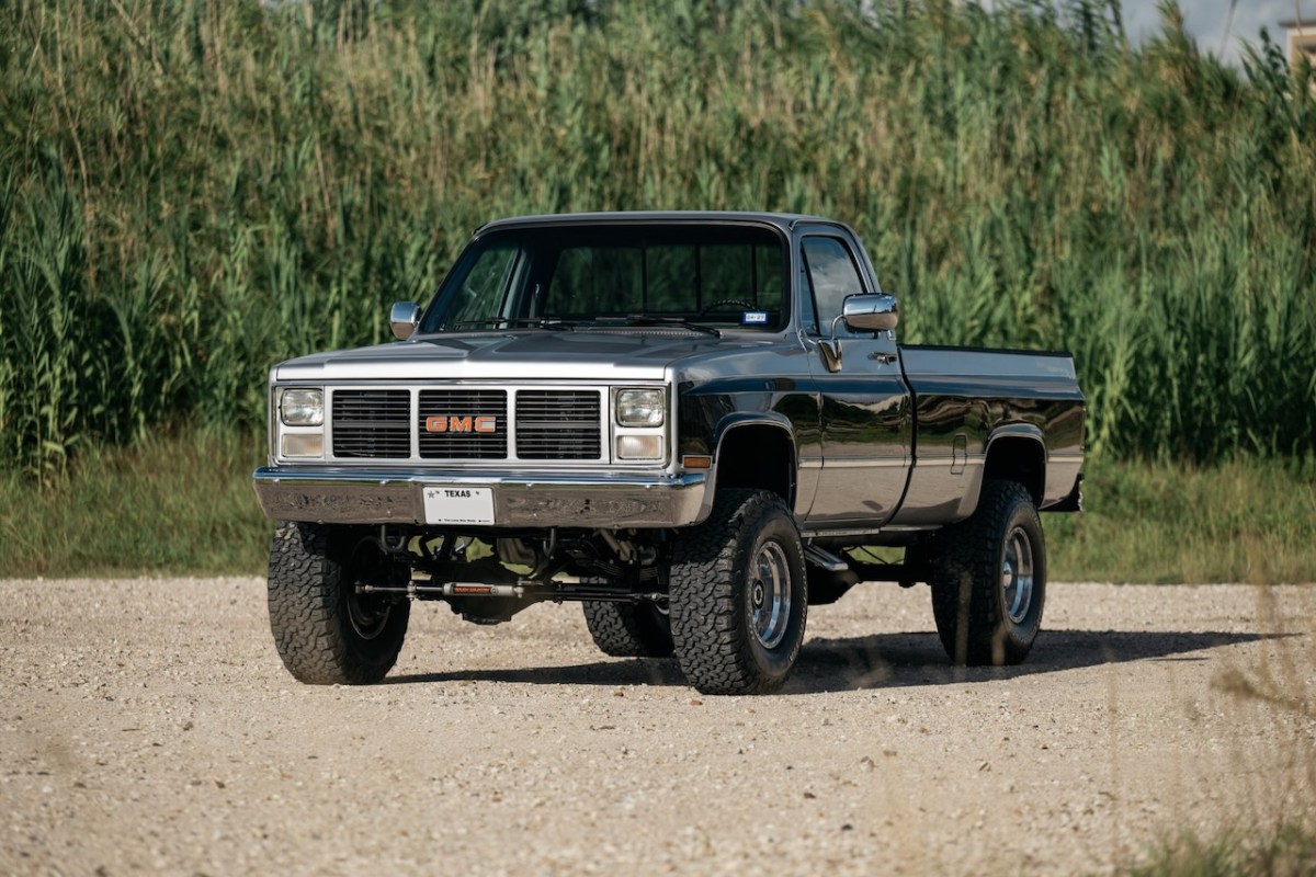 1986 GMC K2500 4x4 interior