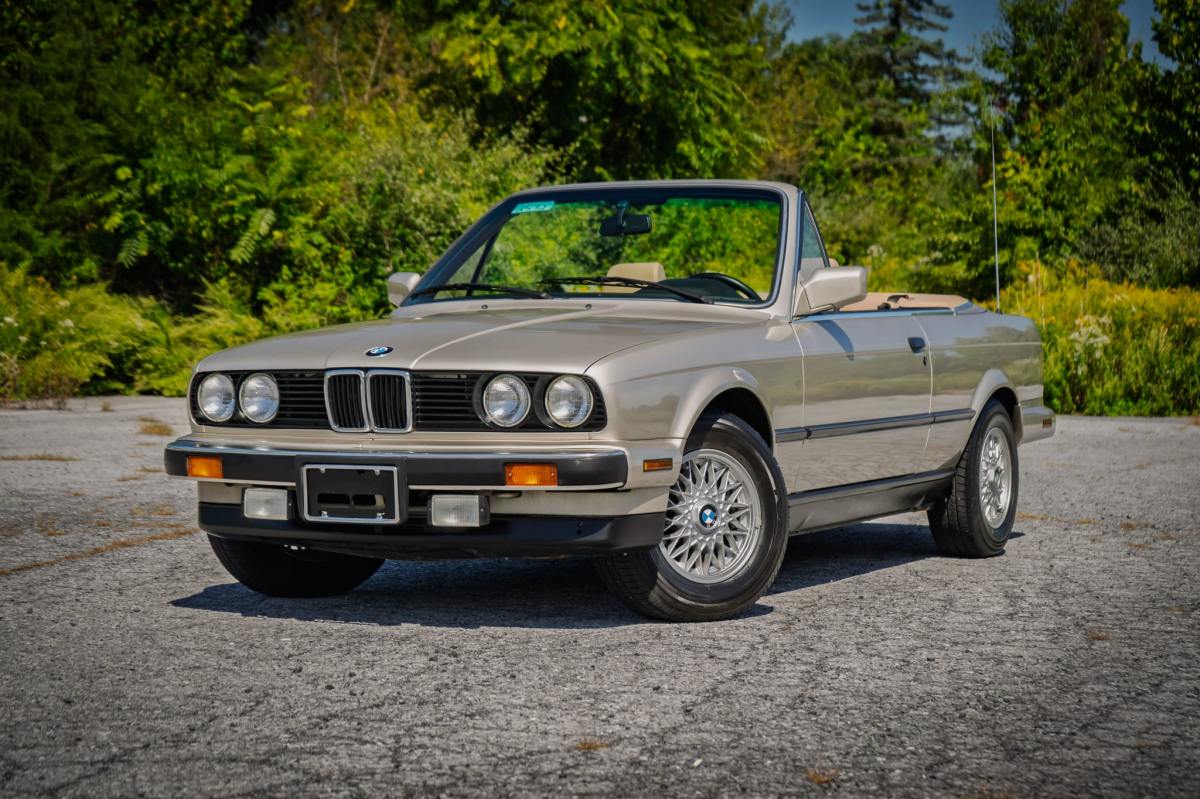 1990 BMW 325i Convertible 5-Speed — exterior front three-quarter view