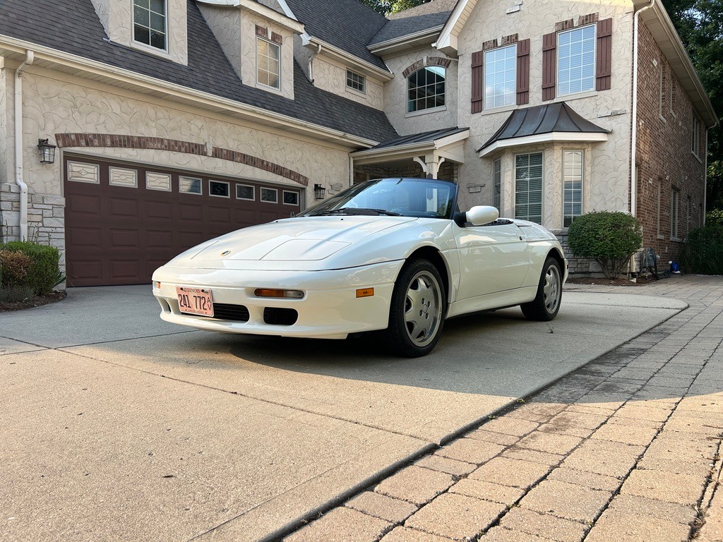 1991 Lotus Elan M100 front view