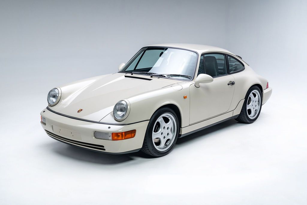 RoW 1992 Porsche 911 Carrera 2 Coupe