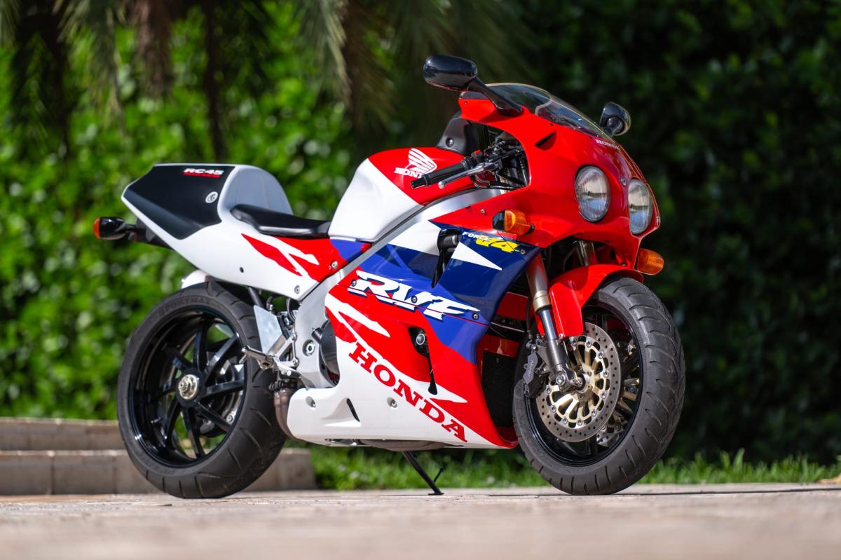 1994 Honda RVF750R RC45