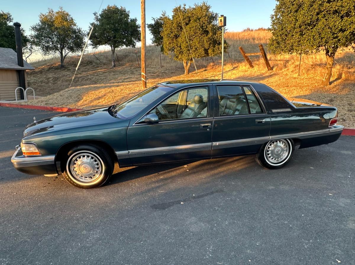 1996 Buick Roadmaster Limited Sedan — exterior front three-quarter view