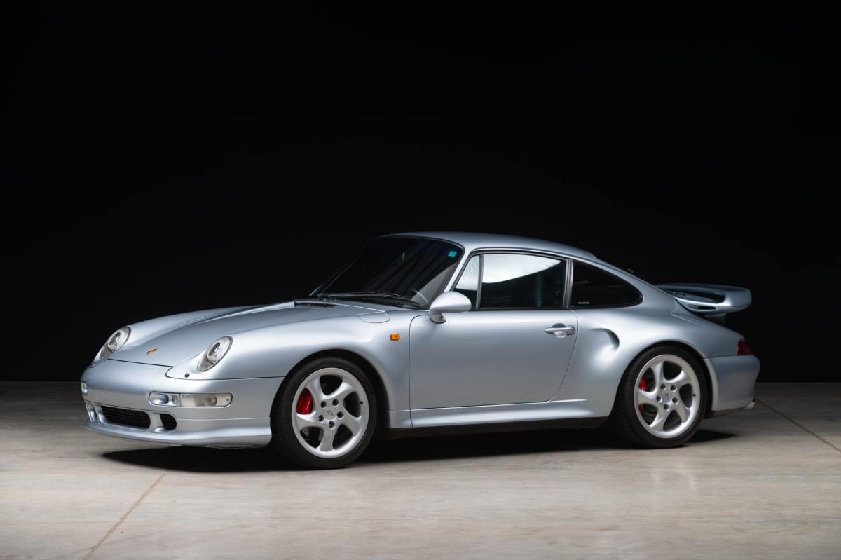 Non-Sunroof, RoW 1996 Porsche 911 Carrera 4S Coupe 6-Speed