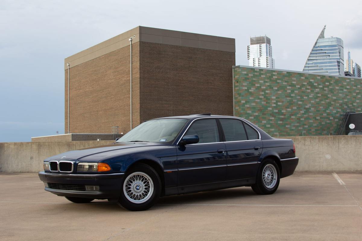 1997 BMW 740i — exterior front three-quarter view