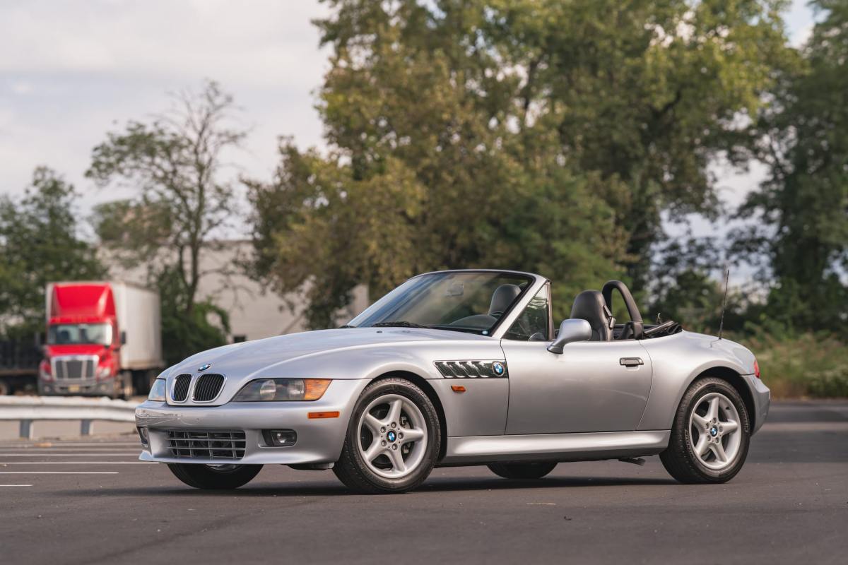 45k-Mile 1998 BMW Z3 2.8 5-Speed — exterior front three-quarter view