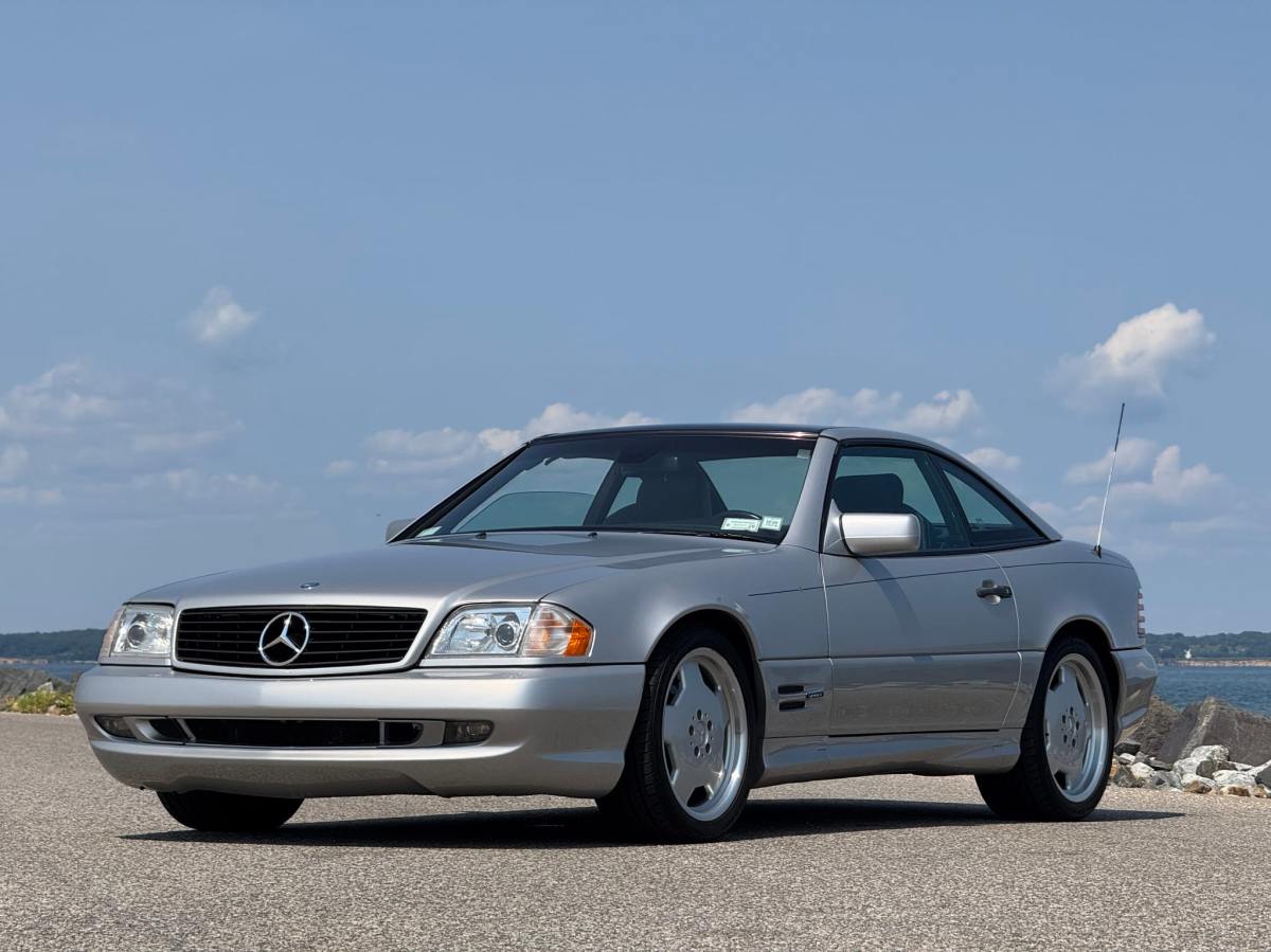 1998 Mercedes-Benz SL500 — exterior front three-quarter view