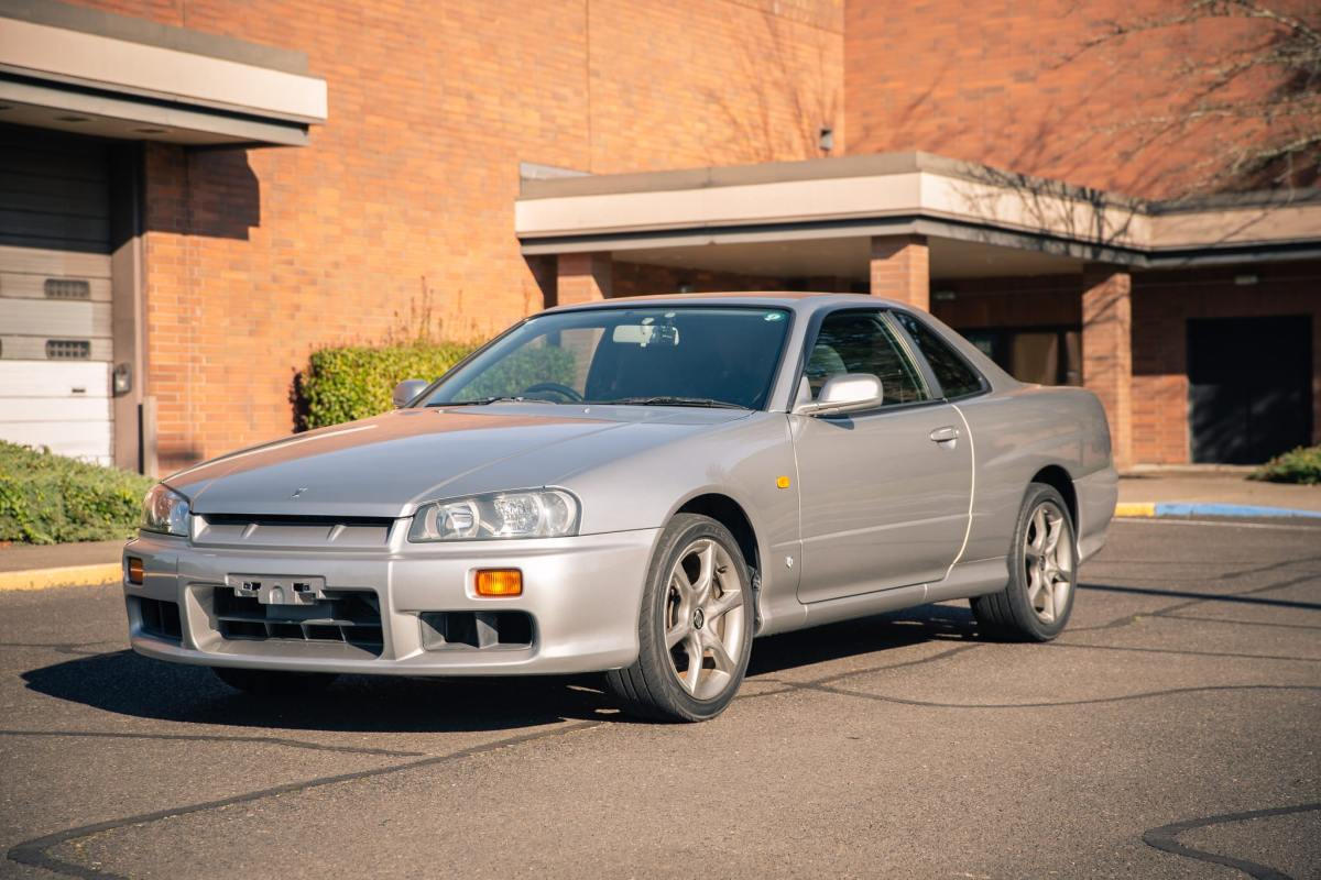 1998 Nissan Skyline 25GT Coupe 5-Speed