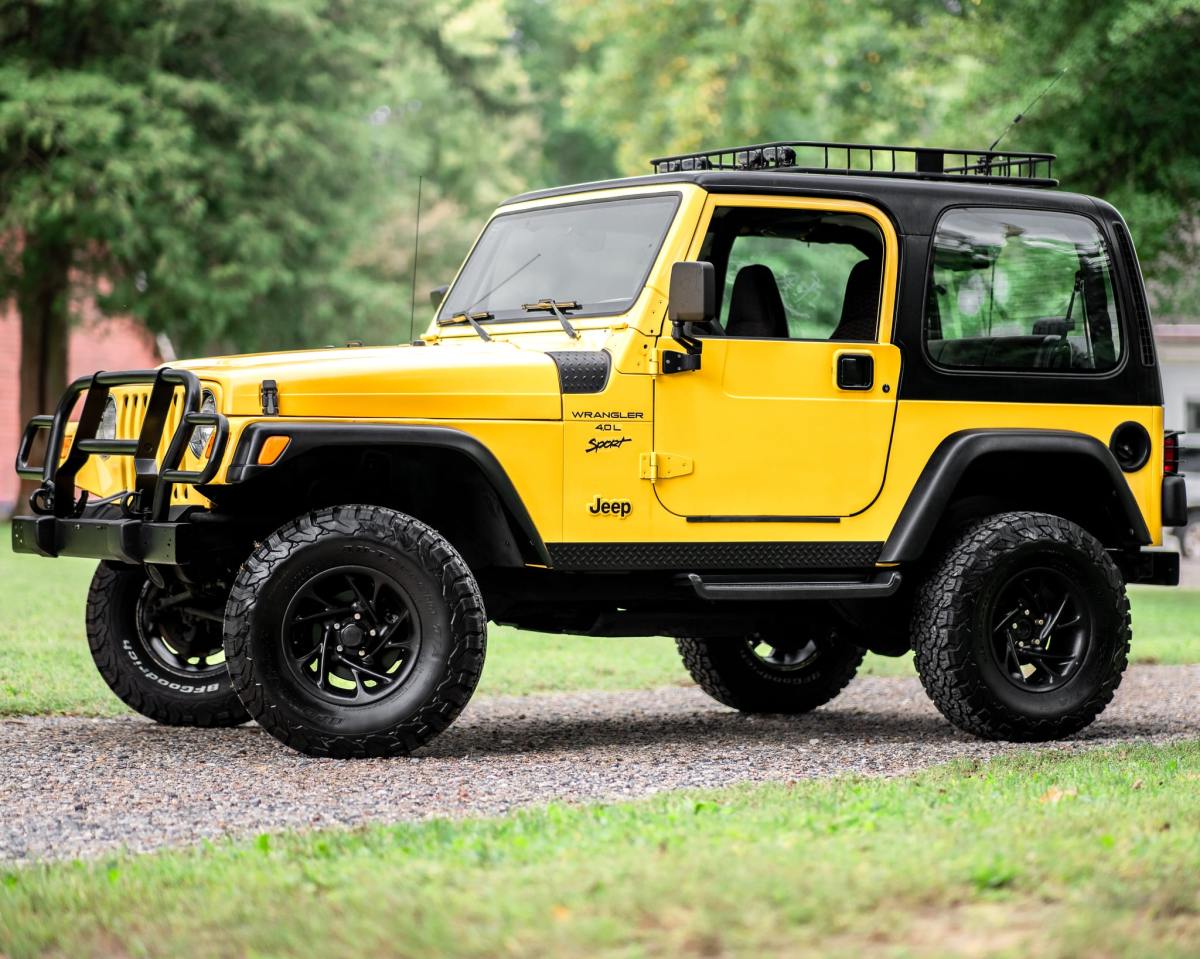 38k-Mile 2000 Jeep Wrangler Sport 4.0