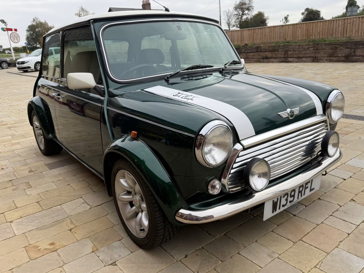 2000 Rover Mini Cooper 1.3i — exterior front three-quarter view