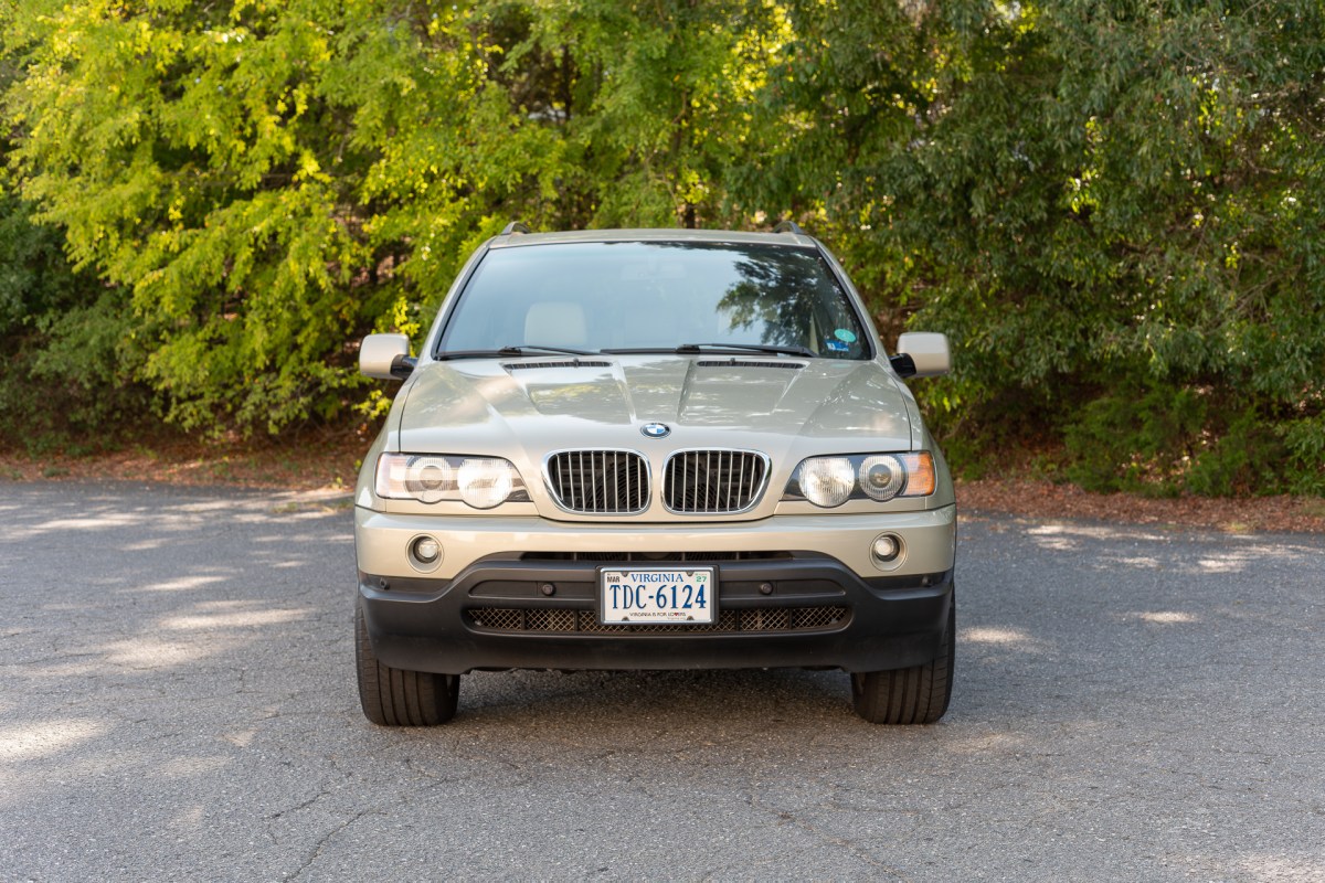 21k-Mile 2001 BMW X5 4.4i — exterior front three-quarter view