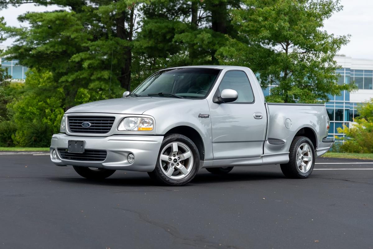 26k-Mile 2001 Ford F-150 SVT Lightning