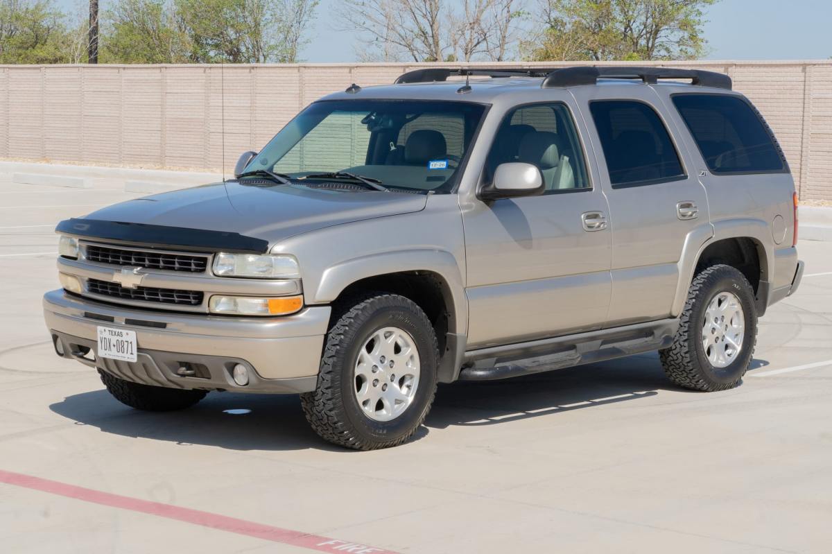 2003 Chevrolet Tahoe Z71 4×4 — exterior front three-quarter view