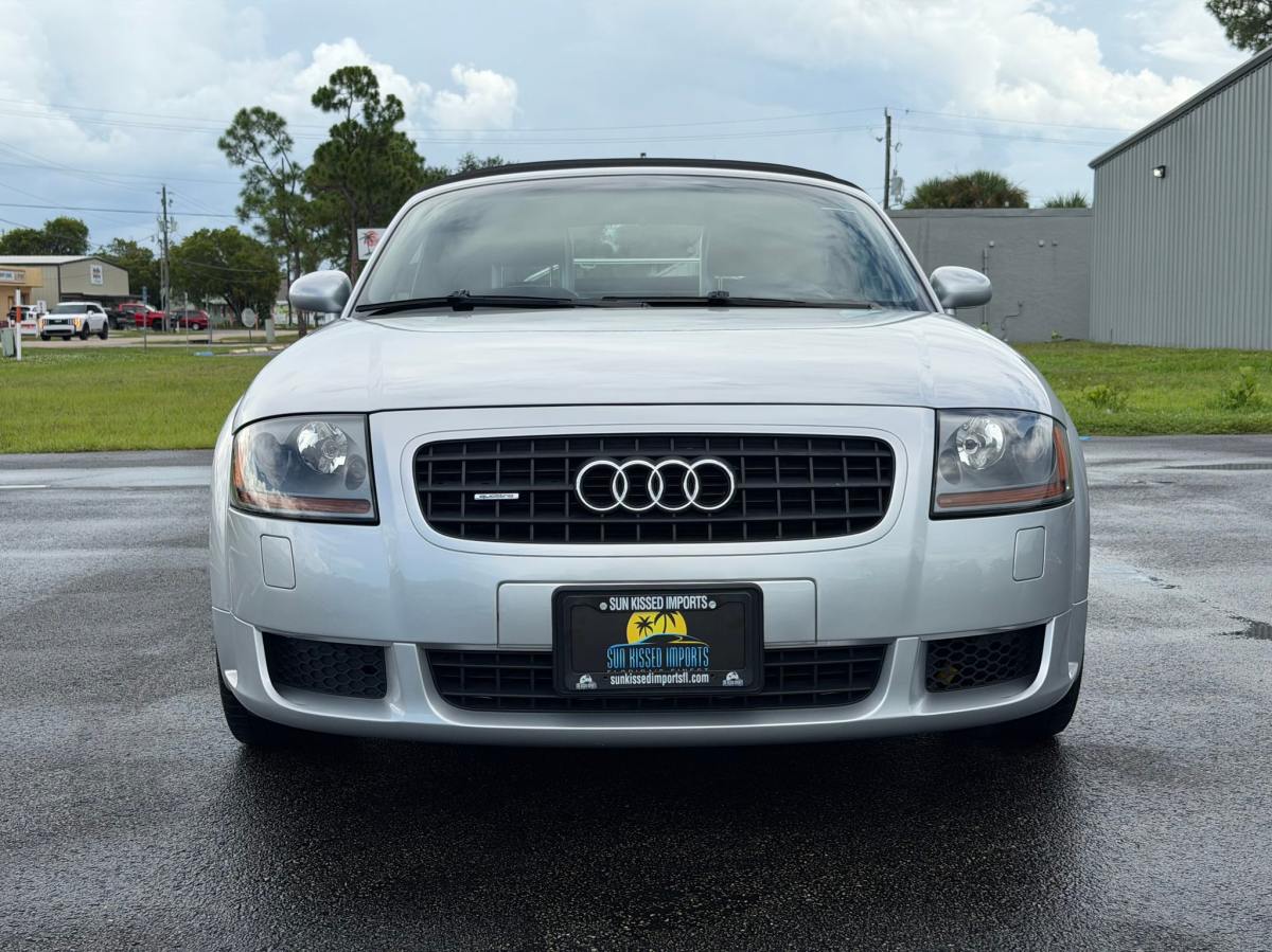 2004 Audi TT Roadster 3.2 Quattro — exterior front three-quarter view