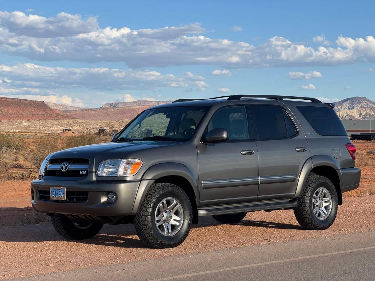 Original-Owner 2005 Toyota Sequoia Limited 4×4 — exterior front three-quarter view