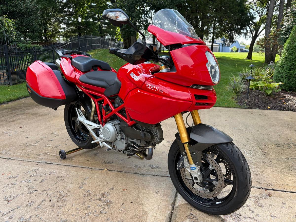2006 Ducati Multistrada 1000S DS — exterior front three-quarter view