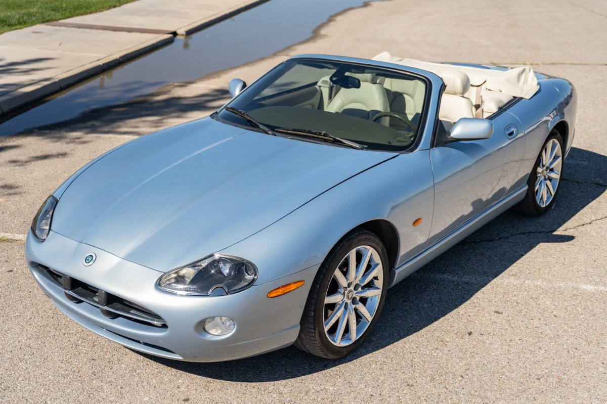 38k-Mile 2006 Jaguar XK8 Convertible Victory Edition — exterior front three-quarter view