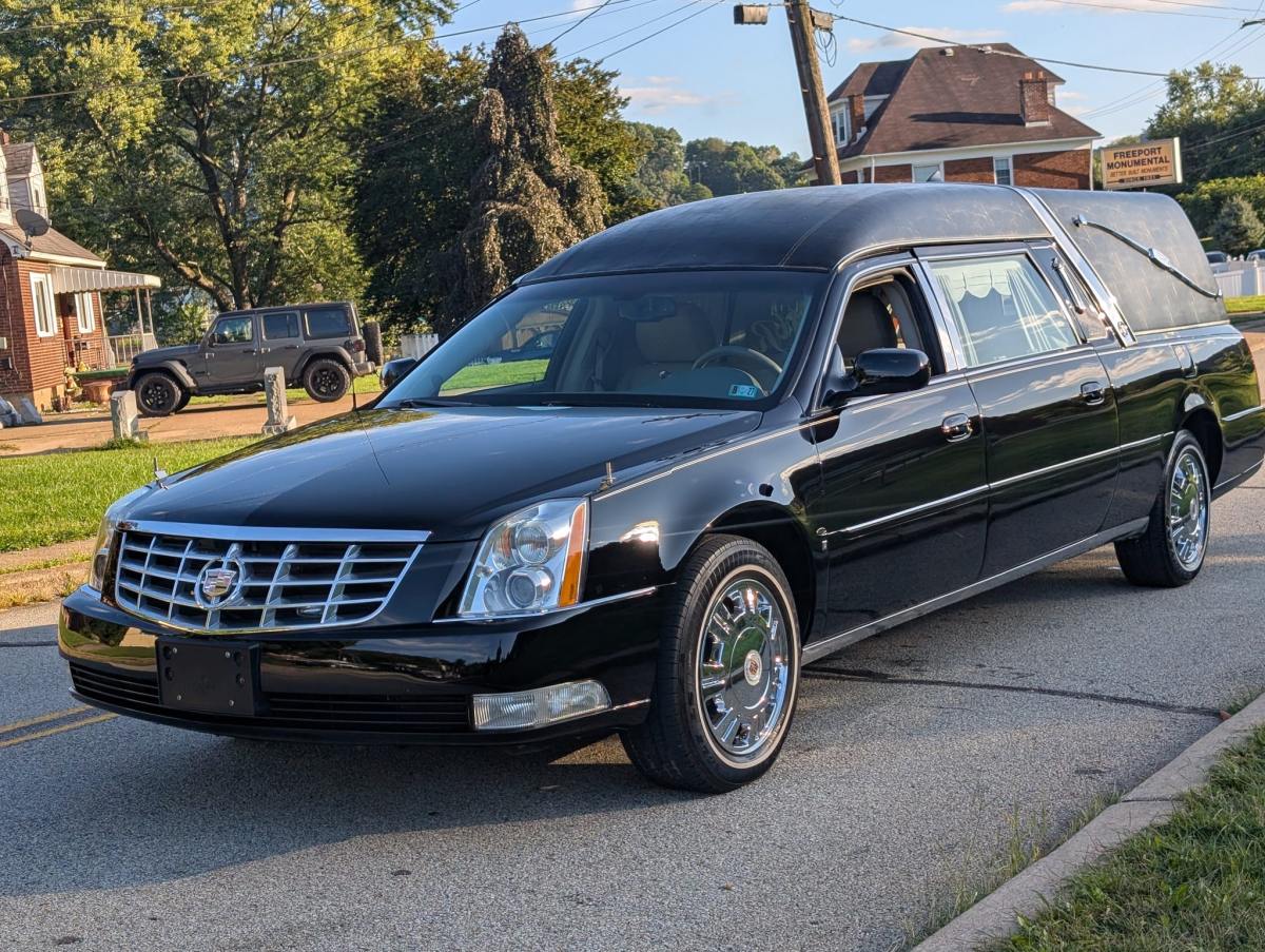 2009 Cadillac DTS Eagle Ultimate Hearse exterior