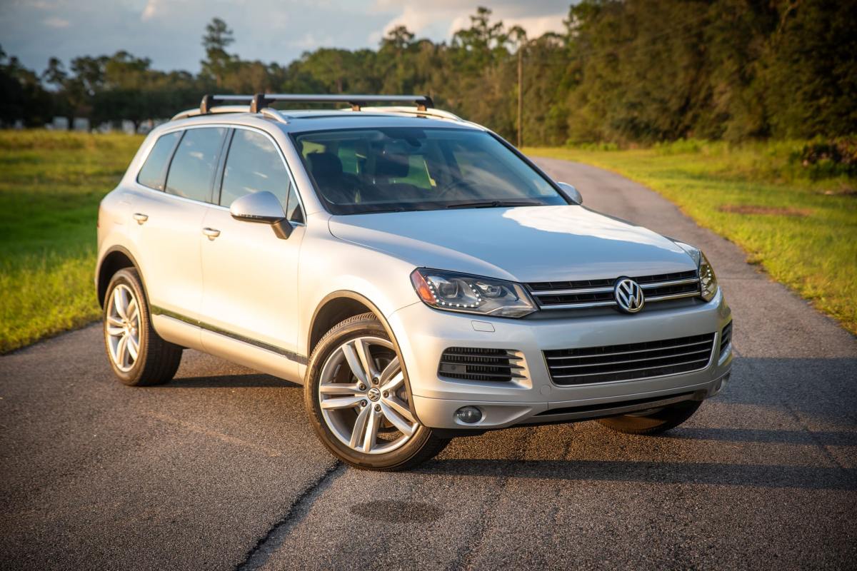47k-Mile 2012 Volkswagen Touareg Executive TDI — exterior front three-quarter view