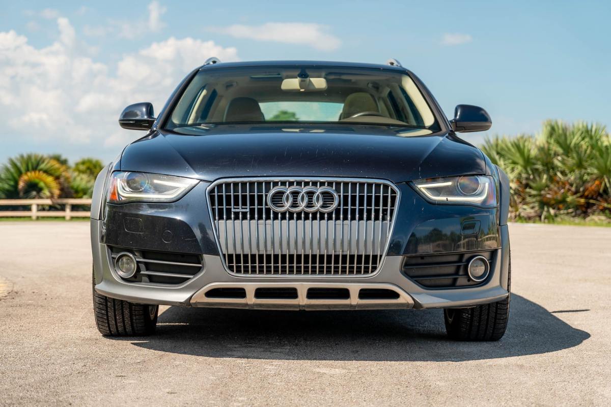 2014 Audi Allroad Quattro Premium — exterior front three-quarter view