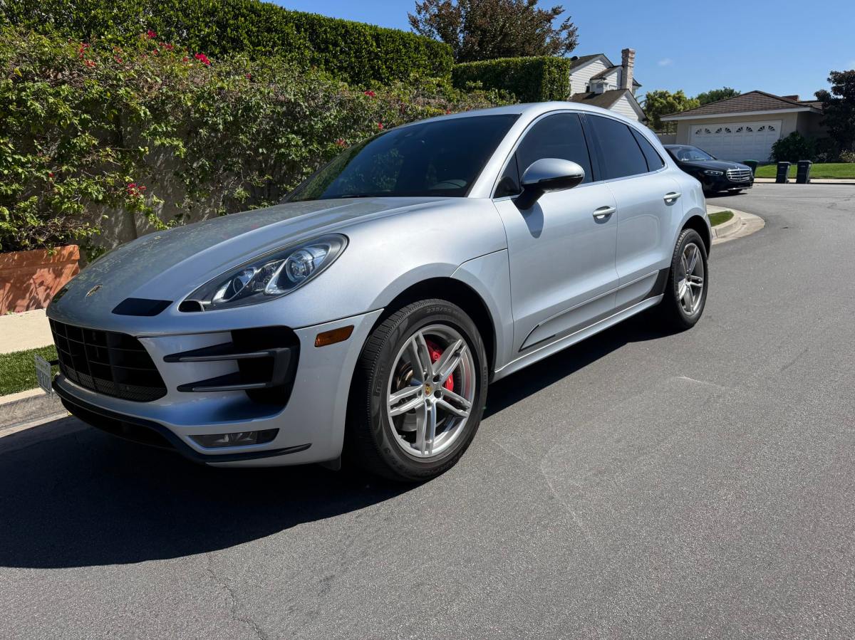 2015 Porsche Macan Turbo