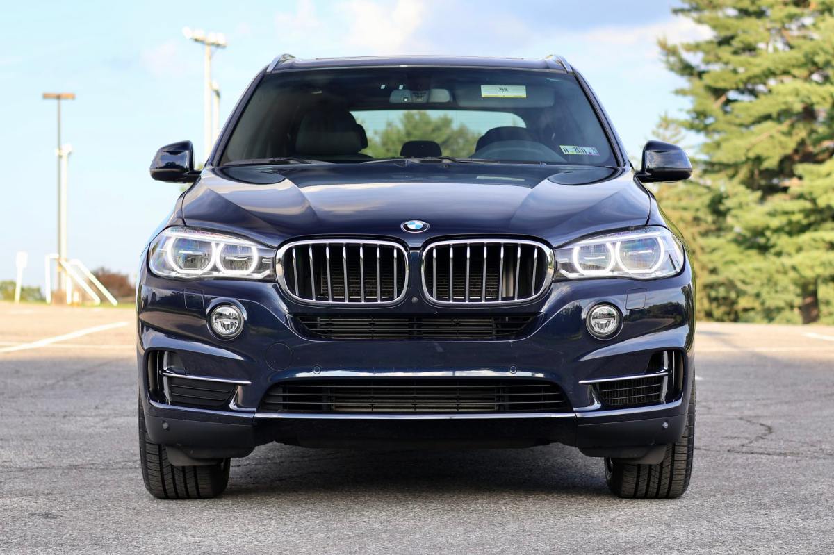 45k-Mile 2017 BMW X5 xDrive40e — exterior front three-quarter view