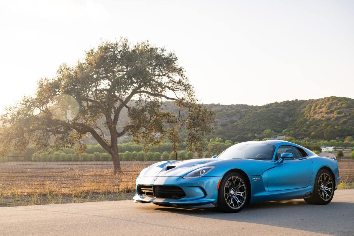5k-Mile 2017 Dodge Viper SRT GTC Coupe TA 1.0 — exterior front three-quarter view