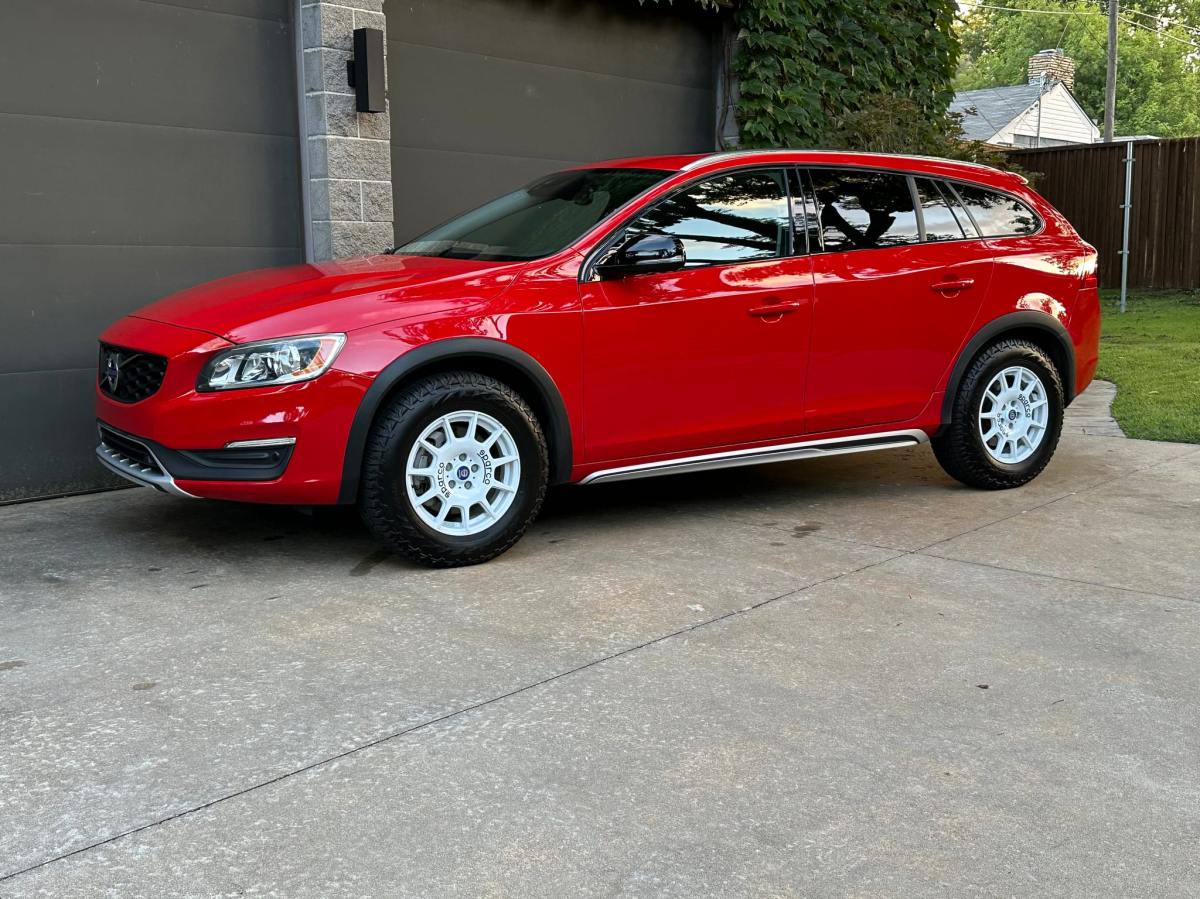 Original-Owner 2017 Volvo V60 Cross Country T5