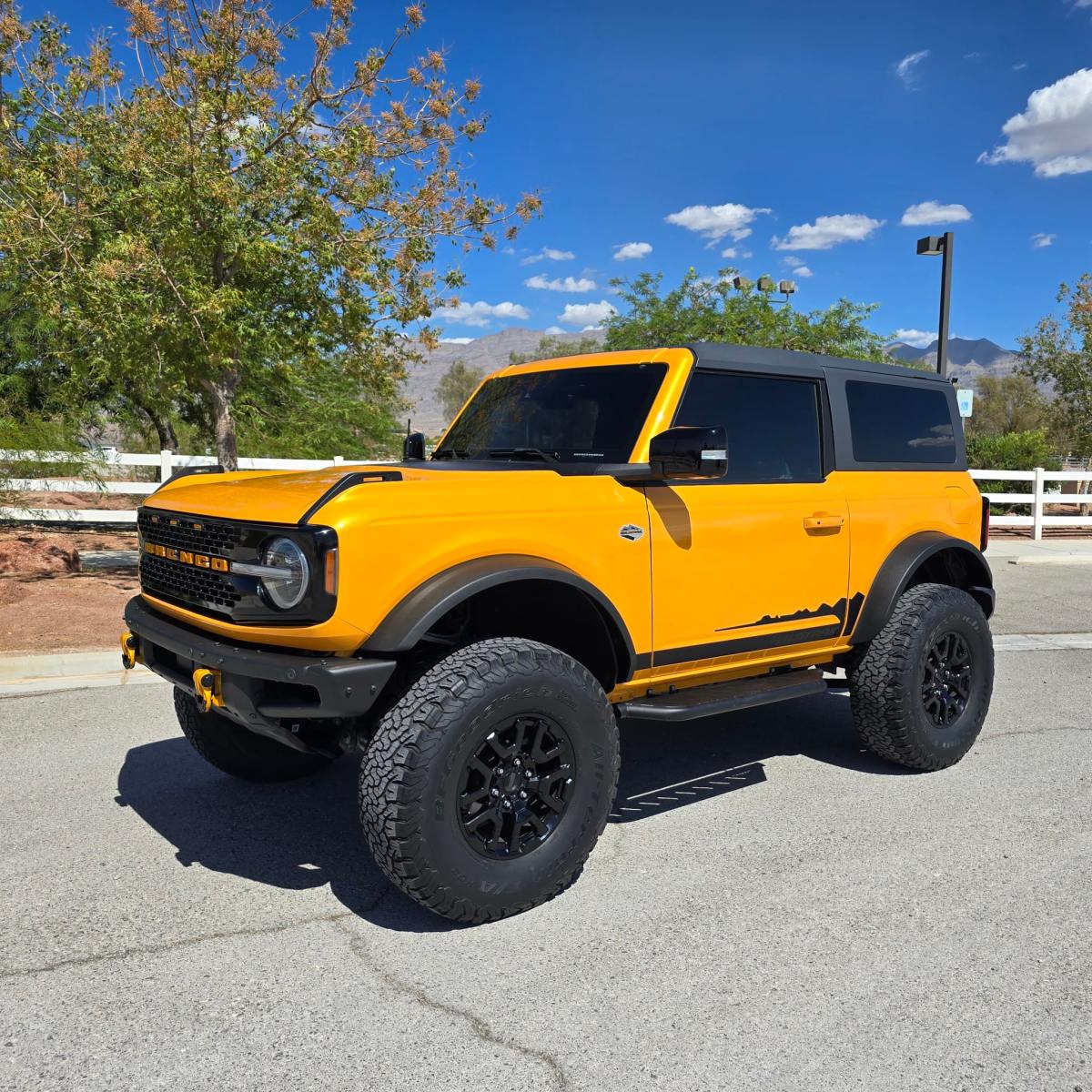 2021 Ford Bronco Wildtrak V6 2-Door — exterior front three-quarter view