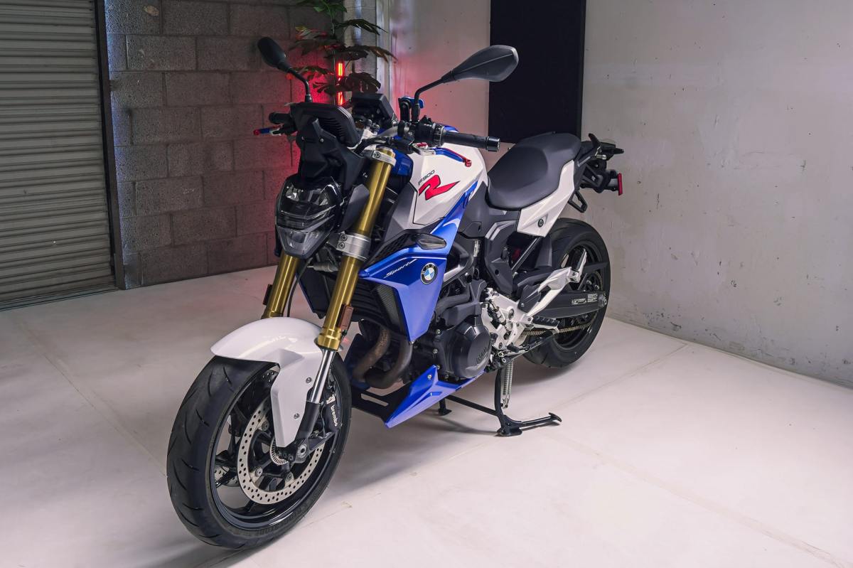 2023 BMW F900R