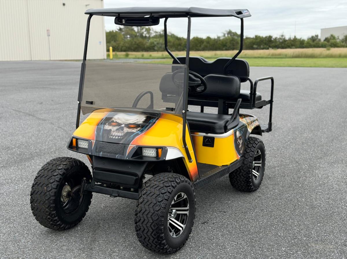2013 E-Z-GO TXTE Golf Cart — exterior front three-quarter view