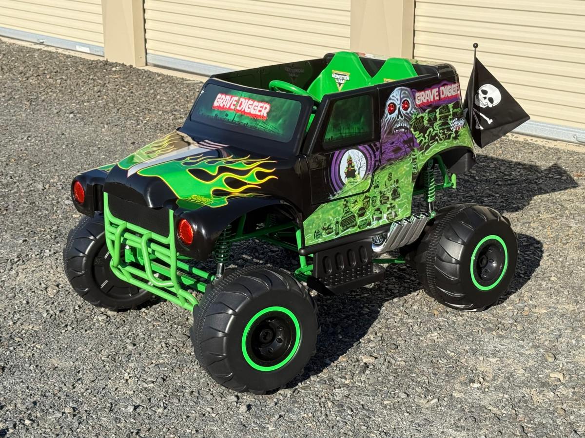 Bravo Sports Inc. Monster Jam Grave Digger Mini Truck — exterior front three-quarter view